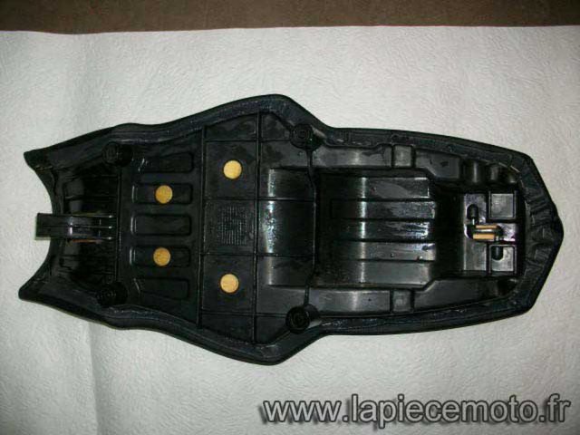 103b-Selle pour YAMAHA 50 TZR