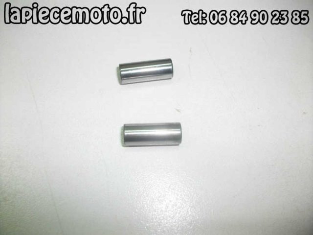 1058-Pions de centrage de carter embrayage (les 2) YAMAHA R1 RN014