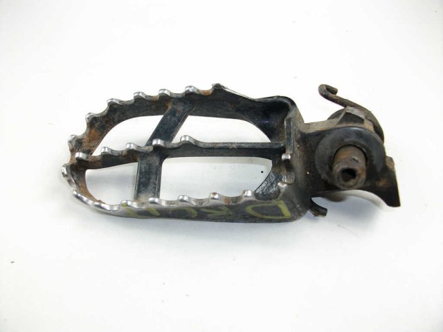 1410a-Repose pied droit YAMAHA YZ 85 LW 1410a-Repose pied droit YAMAHA YZ 85 LW