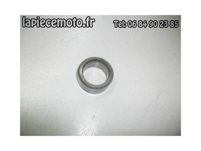 1166-Entretoise de joint spy de villebrequin droit YAMAHA 125 DTR