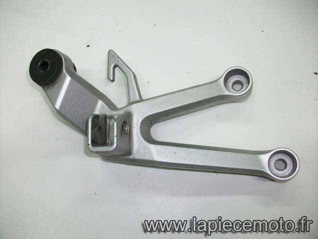 274-Platine de repose pied SUZUKI 650 SV K7 ABS
