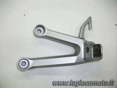 275-Platine de repose pied passager gauche SUZUKI 650 SV K7 ABS