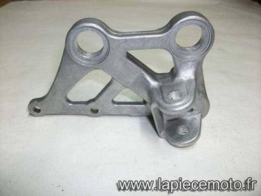 370-Platine de repose pied pilote droite CBR 600 (Honda ref