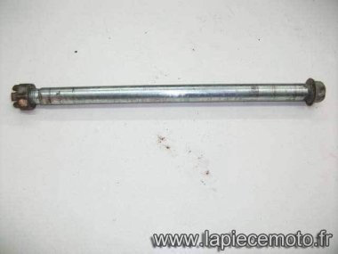 Axe et ecrou de roue arrière YAMAHA 50 TZR