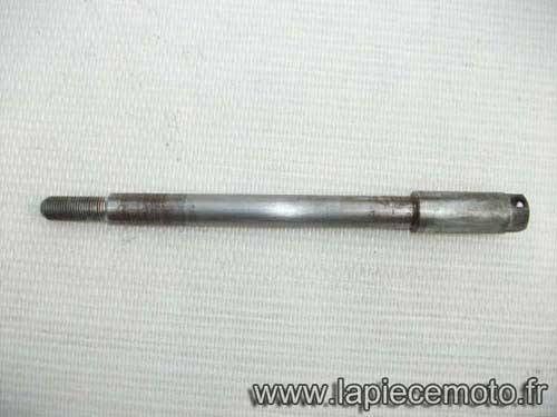 693-Axe de roue avant HONDA NX 650 Dominator