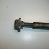 913b-Axe de roue arriere HONDA 250 XL