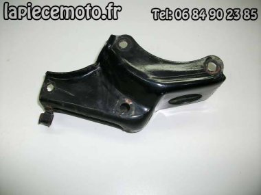 949-Fixation avant du moteur sur le cadre HONDA 125 CLR Cityfly
